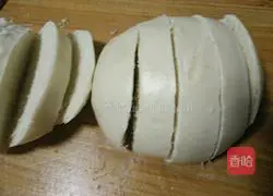 Illustration of how to make golden steamed bun slices (electric baking pan version) 5