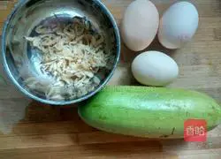 Illustration of how to make zucchini, egg and shrimp dumplings 3