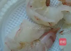 Illustration of how to make water chestnuts, shrimps and pork buns 1