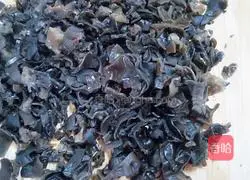 Illustration of how to make zucchini and egg bun filling 4