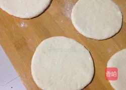 Illustration of how to make sausage sandwich cake 7