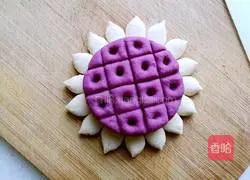 Illustration of how to make flower steamed buns 16