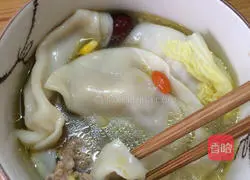 Illustration of how to make pork and carrot dumplings 7