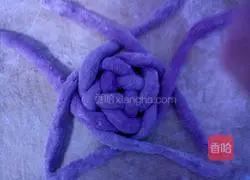 Illustration of how to make purple sweet potato and hydrangea steamed buns 10