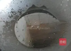 Illustration of how to make tomato, ham and egg fried noodles 7