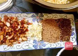 Illustration of how to make spicy noodles 2