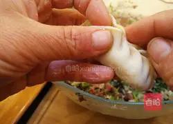 Illustration of how to wrap Liuye dumplings 20