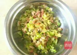 Illustration of how to make cabbage and bacon dumplings 3