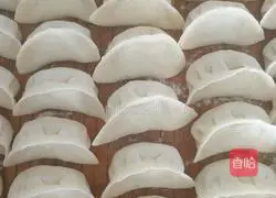 Illustration of making dumplings with three kinds of fresh stuffing 7