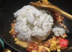 How to make tomato and duck egg fried rice Illustration 8