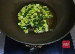 Illustration of how to make noodles with oyster sauce and tomato sauce 6