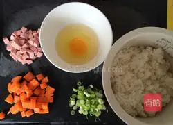 Illustration of how to make sausage, carrot and egg fried rice 1
