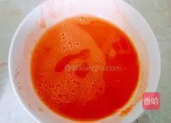 Illustration of making homemade carrot flavored glutinous rice balls 1