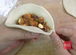 Illustration of how to make corn, carrot and mushroom dumplings 10