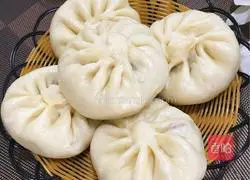 Illustration of how to make Carrot and Shrimp Vermicelli Steamed Buns 1