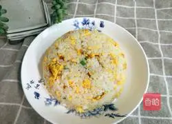 Illustration of how to make lard and egg fried rice 7