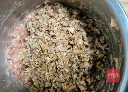 Illustration of how to make steamed buns with wonton wrappers 9