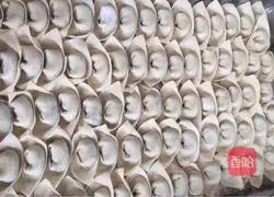 Illustration of how to make three fresh wontons 6