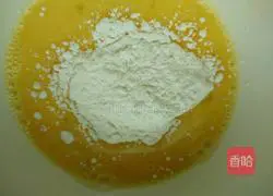 Illustration of how to make egg pancakes rolled with ham 2