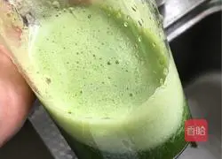 Illustration of how to make wonton wrapper 2