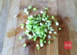 Illustration of how to make fried black rice with broccoli 7