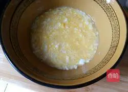 Illustration of how to make egg cake rice 4