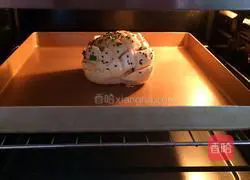 Illustration of how to make crispy cheese steamed buns 9