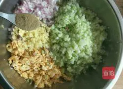 Dumplings...Illustration of how to make zucchini, egg and onion stuffing 7