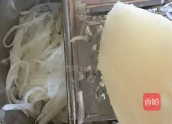 Illustration of how to make white radish and pork dumplings 6