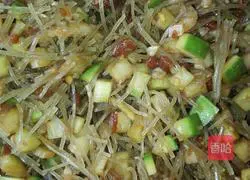 Illustration of how to make big meat buns 5 