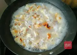 Illustration of how to make bacon and cucumber braised flatbread 6