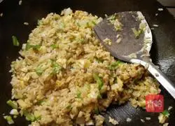 Illustration of how to make miscellaneous fried rice 10