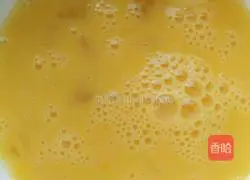 Illustration of how to make fried noodles with eggs and vegetables 2