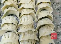 Mushroom and egg white dish Illustration of how to make green onion dumplings 10
