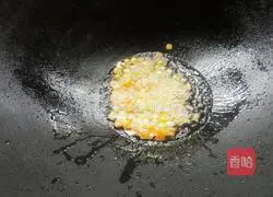 Illustration of how to make duck intestine fried rice 6