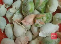 Illustration of cooking dumplings with polenta 3