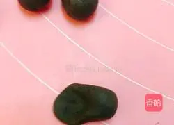 Illustration of how to make panda steamed buns 8 