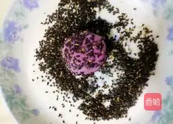 Illustration of making glutinous rice cakes with bean paste and purple sweet potato 12