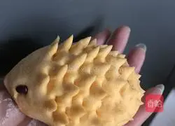 Illustration of how to make pumpkin, walnut and sesame steamed buns with little hedgehogs and rabbits 11