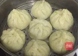 Pork and green onions Illustration of how to make steamed buns 6