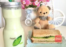 Illustration of how to make avocado milkshake sandwich 5