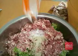 radish Illustration of how to make meat bun stuffing 6