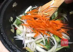 Illustration of how to make fried rice noodles 17