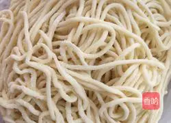 Illustration of how to make fried egg noodles 1