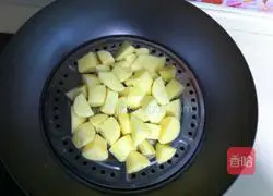 Illustration of how to make milky potato pancakes 4