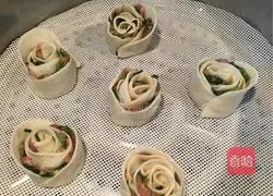 Illustration of how to make rose dumplings 5