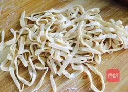 Illustration of how to make tomato noodles 7