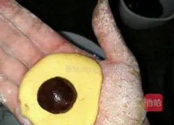 Illustration of how to make pumpkin bean paste cake 7