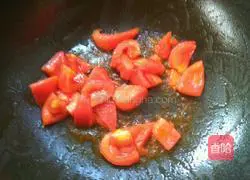 Illustration of how to make fried steamed buns with tomatoes 7