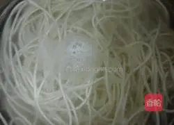 Illustration of how to make tomato noodles 8